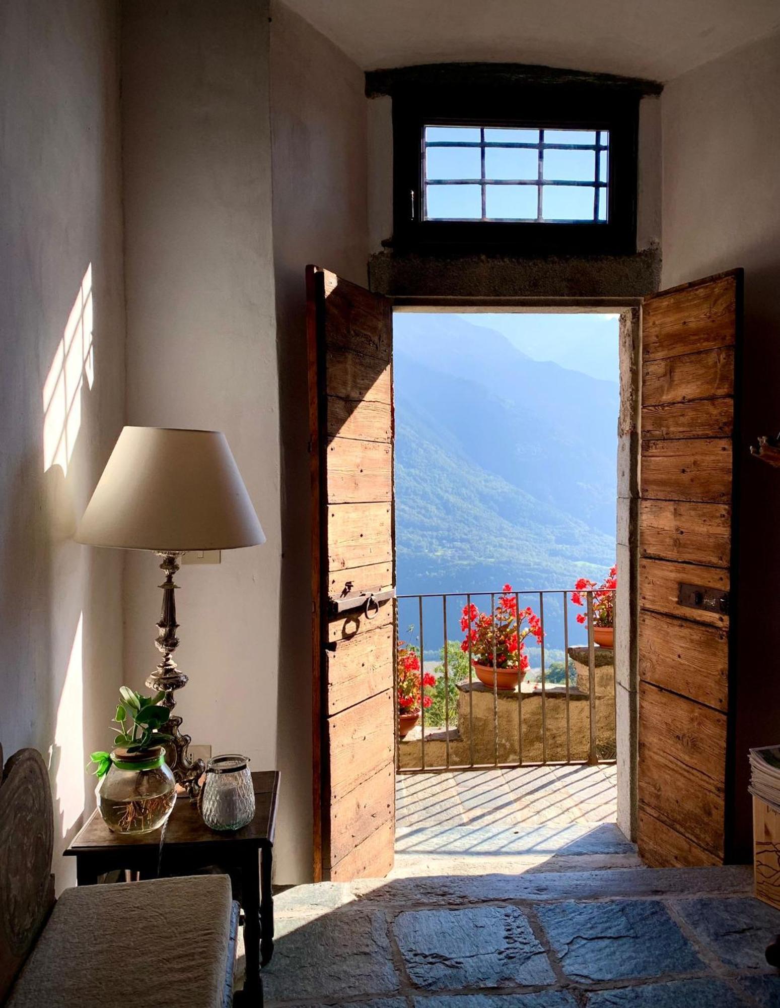 Palazzo Juvalta Bed & Breakfast Teglio Exterior photo