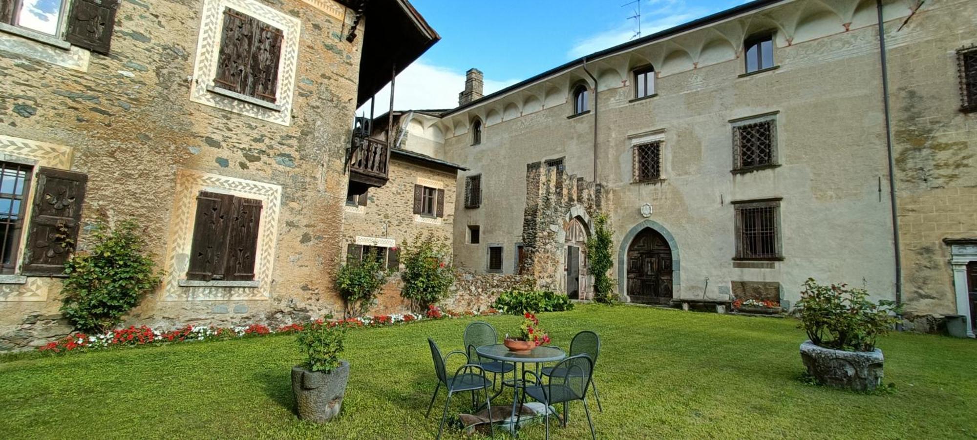 Palazzo Juvalta Bed & Breakfast Teglio Exterior photo